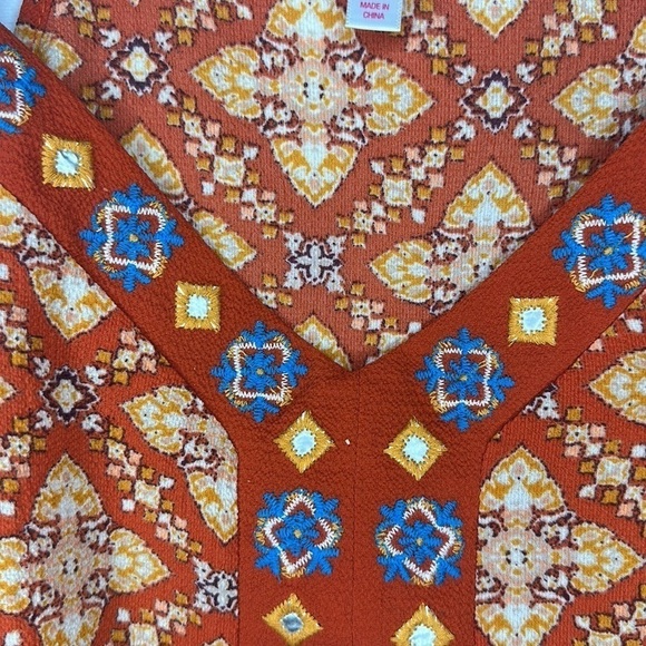 XHILARATION BOHO STYLE FLOWY TANK (L) - Picture 3 of 6